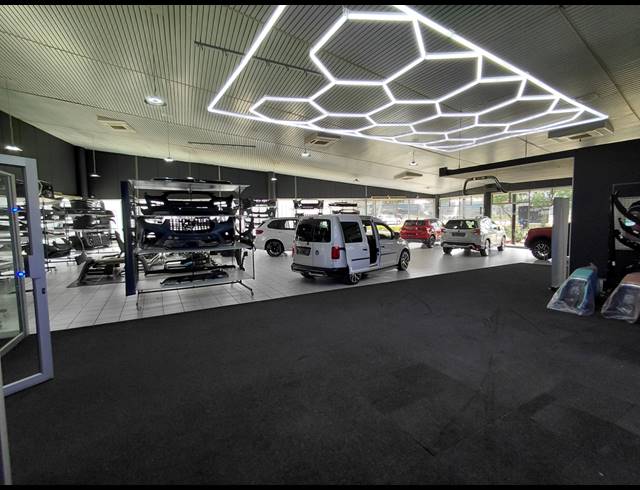 17,700M² SHOWROOM FOR SALE IN RANDJESPARK
